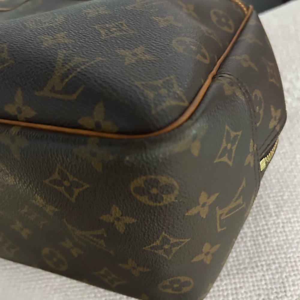 Louis Vuitton Monogram Canvas Handbag - Picture 12 of 16